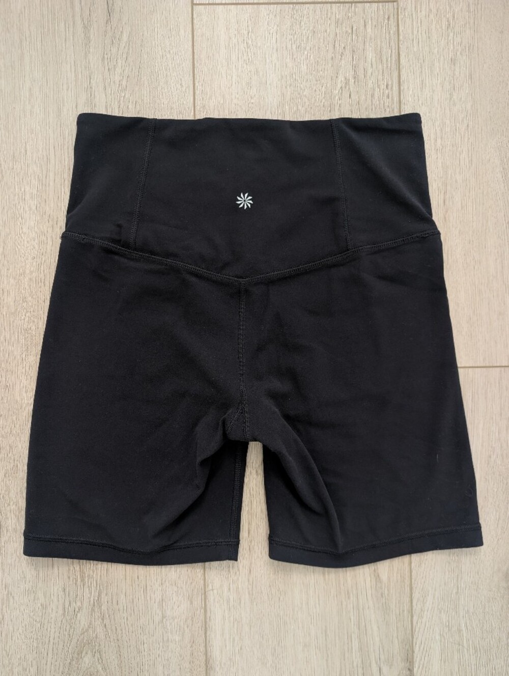 Athleta Ultra High Rise Elation 7" Short | Black Size S